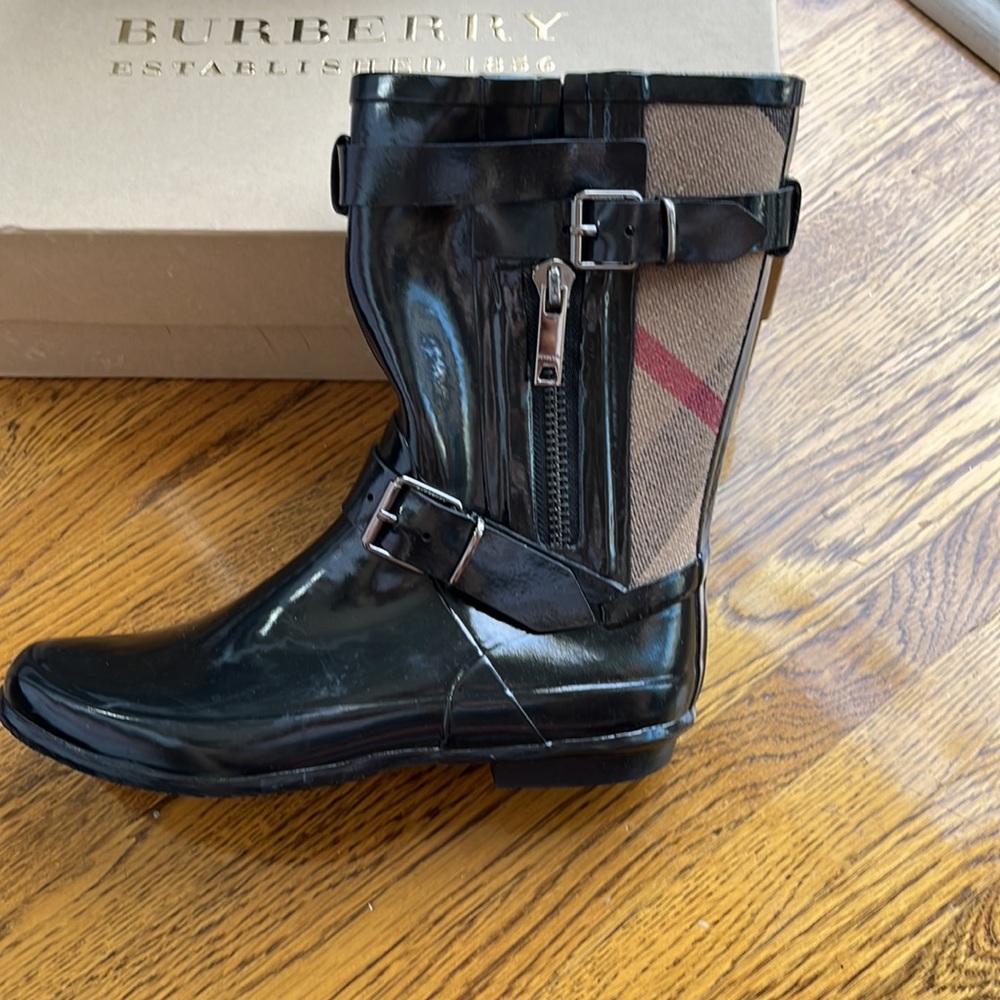 Burberry Biker Rubber Bootbiker Rubber boot in size UK(5) EUR(38). - Picture 5 of 14